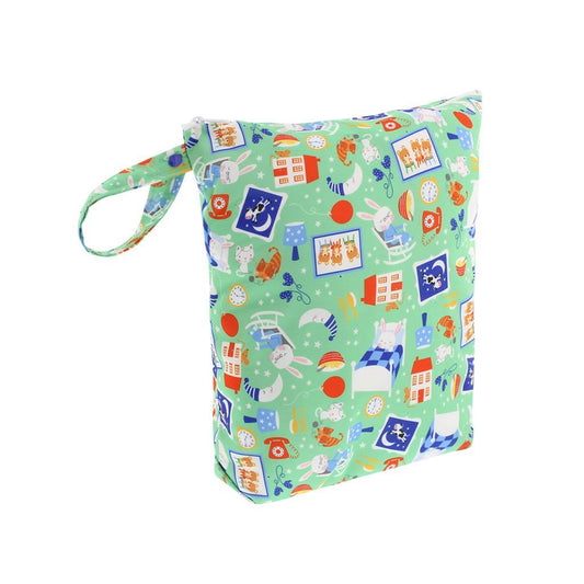 Bolsa impermeable Blueberry Night para 6 a 8 pañales - Babies Heaven