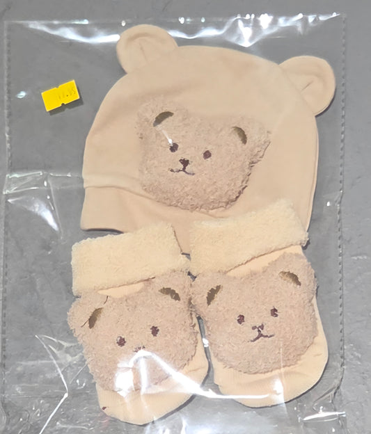Set de gorrito y medias de oso