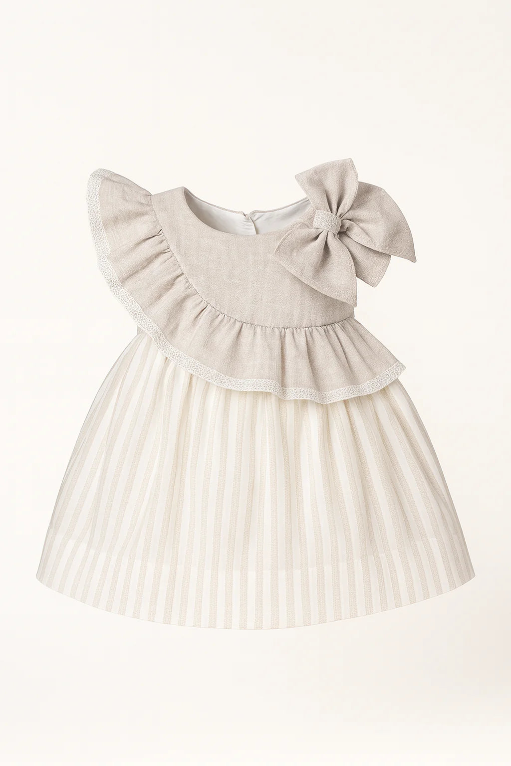 Baby Girl Ruffle Dress with Bow – Sweetness in Every Detail